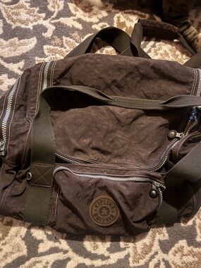 Vintage Kipling Brown 24 inch Travel Duffel Bag with Zip Pockets